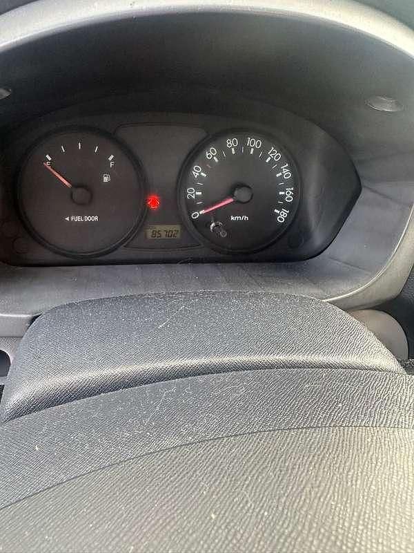 Zilver Gebruikt 2005 Kia Picanto LX Hatchback | € 1.250 (Goede deal) - Afbeelding 1/4