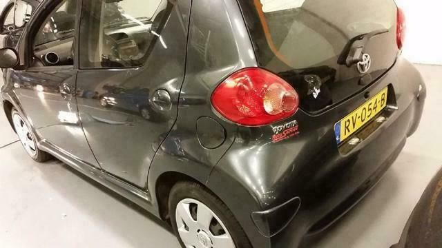 Occasion Toyota Aygo 68 PK (50 kW) 2006 Grijs Hatchback
