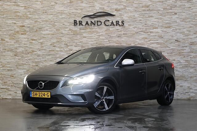 Grijs Occasion 2018 Volvo V40 Business Edition Hatchback | € 16.750 (Eerlijke prijs) - Afbeelding 1/4