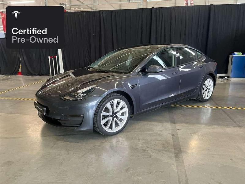 Zilver, metallic lak Gebruikt 2021 Tesla Model 3 Long Range Sedan | € 33.000 (Iets duurder) - Afbeelding 1/4