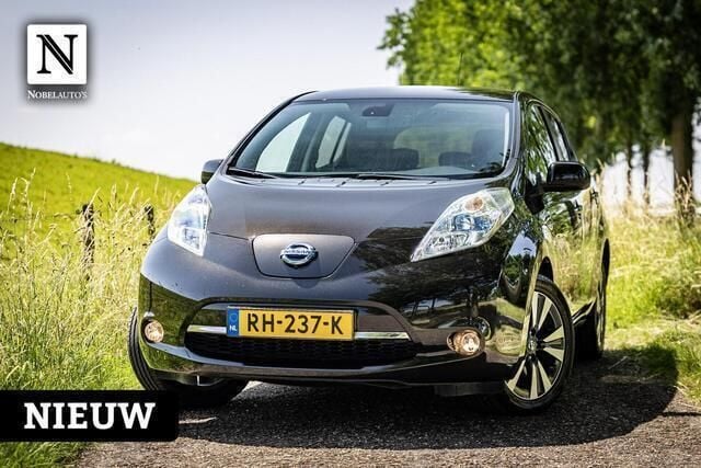 Zwart Gebruikt 2017 Nissan Leaf Tekna Hatchback | € 6.490 (Goede deal) - Afbeelding 1/4