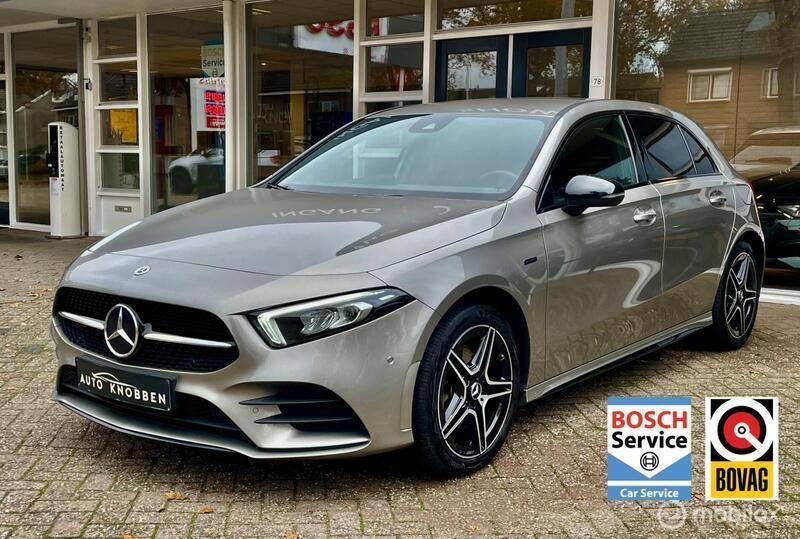 Grijs Gebruikt 2020 Mercedes A250 AMG Hatchback | € 25.900 (Eerlijke prijs) - Afbeelding 1/4