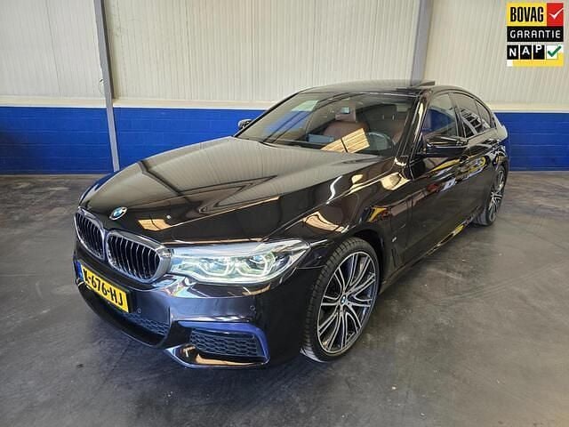 Bruin Gebruikt 2020 BMW 530e Executive Sedan | € 25.950 (Eerlijke prijs) - Afbeelding 1/4