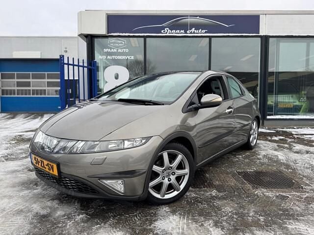Grijs Occasion 2008 Honda Civic Executive Hatchback | € 2.450 (Eerlijke prijs) - Afbeelding 1/4