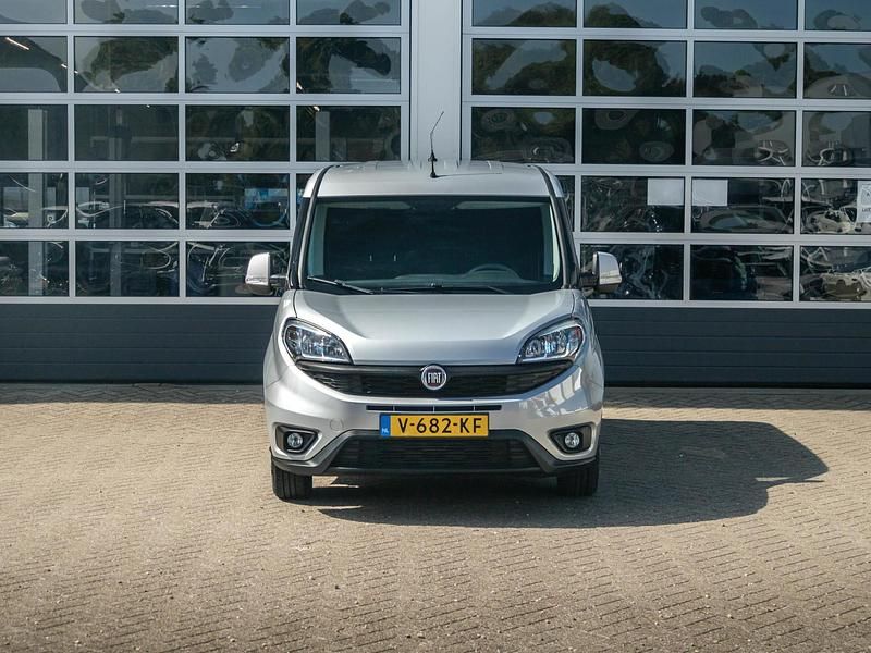 Occasion Fiat Doblò 95 PK (69 kW) 2017 Grijs MPV