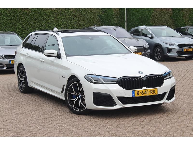 Wit Gebruikt 2022 BMW 530 Stationwagen | € 41.999 (Eerlijke prijs) - Afbeelding 1/4