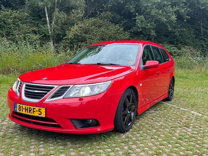 Rood Gebruikt 2009 Saab 9-3 Vector Stationwagen | € 6.999 - Afbeelding 1/4