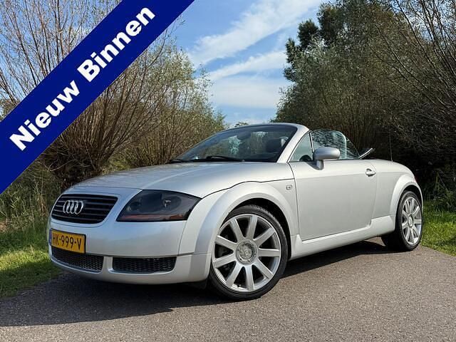 Grijs Gebruikt 2001 Audi TT Roadster Cabriolet | € 5.950 (Eerlijke prijs) - Afbeelding 1/4