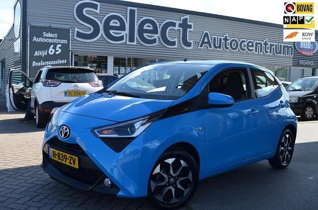 Blauw Gebruikt 2019 Toyota Aygo X-cite Hatchback | € 10.850 (Eerlijke prijs) - Afbeelding 1/3