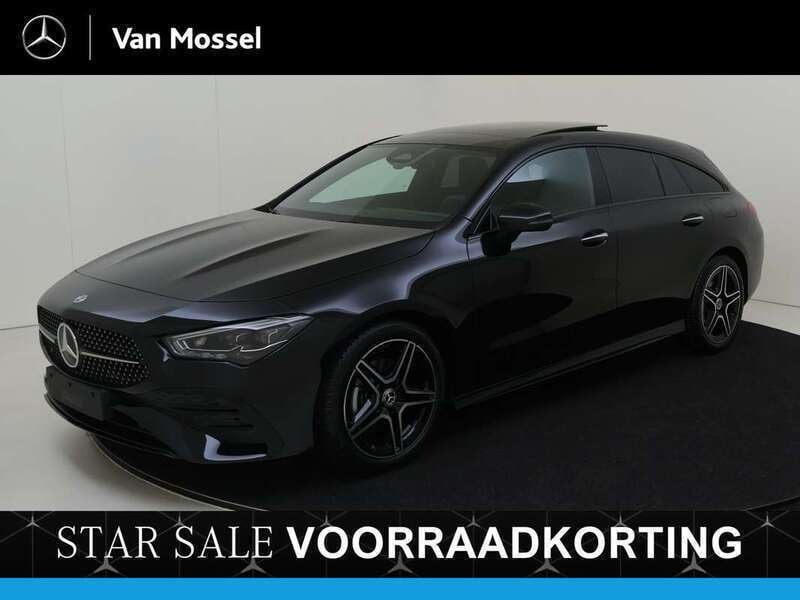 Zwart Nieuw 2024 Mercedes CLA180 AMG line Sedan | € 57.642 - Afbeelding 1/4