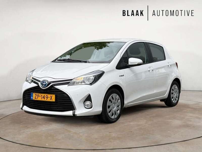 Wit Gebruikt 2017 Toyota Yaris Hybrid Trend Hatchback | € 14.800 (Eerlijke prijs) - Afbeelding 1/4