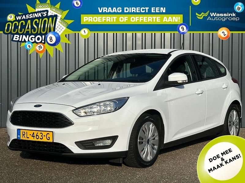 Wit Gebruikt 2018 Ford Focus Hatchback | € 11.940 (Eerlijke prijs) - Afbeelding 1/4