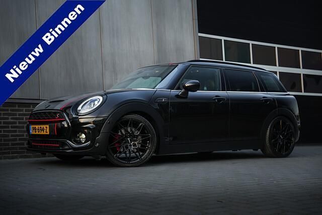 Zwart (metallic) Occasion 2017 Mini Cooper Clubman Business Stationwagen | € 15.945 (Goede deal) - Afbeelding 1/4
