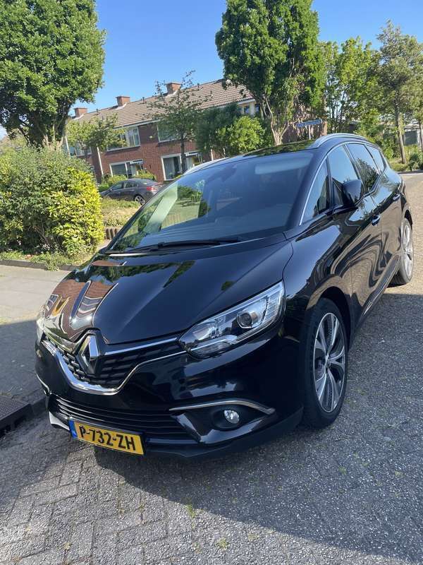 Zwart Gebruikt 2017 Renault Scénic IV Intens MPV | € 14.750 (Iets duurder) - Afbeelding 1/4