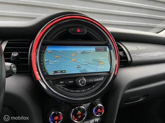 Occasion Mini Cooper Business 136 PK (100 kW) 2015 Zwart Hatchback