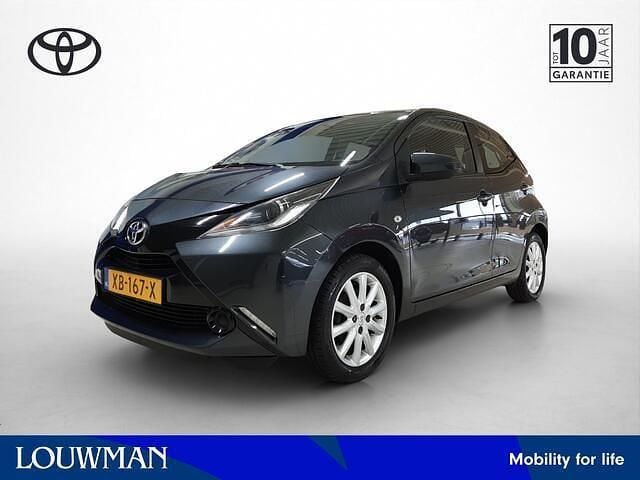 Occasion Toyota Aygo X-play 69 PK (50 kW) 2016 Grijs metallic Hatchback