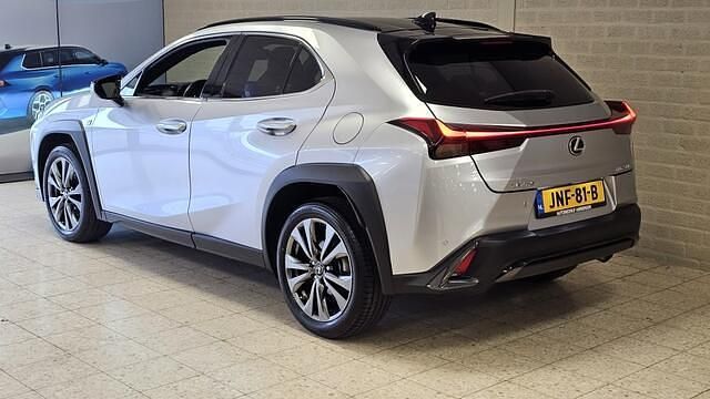 Occasion Lexus UX 250h Sport Design Packet 179 PK (131 kW) 2024 Grijs SUV