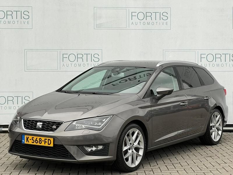 Grijs Gebruikt 2013 Seat Leon ST FR First Edition Stationwagen | € 10.900 - Afbeelding 1/4