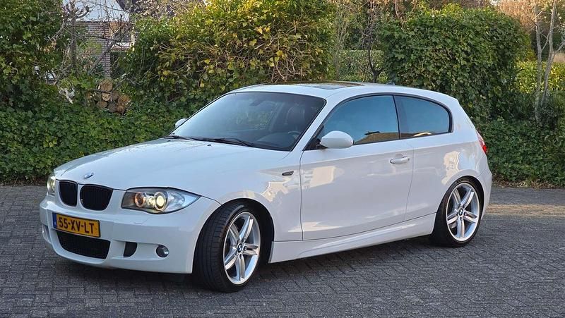 Wit Gebruikt 2007 BMW 130 M Sport Hatchback | € 15.950 (Super prijs) - Afbeelding 1/4