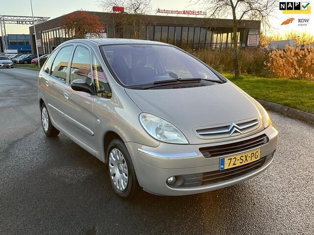 Beige (metallic) Gebruikt 2006 Citroën Xsara Picasso MPV | € 2.950 (Iets duurder) - Afbeelding 1/4