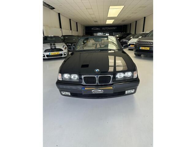 Zwart Gebruikt 1998 BMW 318 Sedan | € 8.950 - Afbeelding 1/4