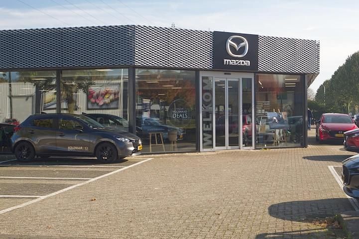 Deep crystal blue Nieuw 2025 Mazda 3 Nagisa Hatchback | € 34.895 (Eerlijke prijs) - Afbeelding 1/3