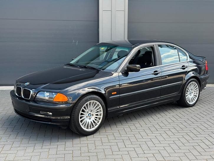 Gebruikt 2002 BMW 325 | € 5.950 (Eerlijke prijs) - Afbeelding 1/4