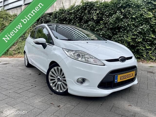 Wit Occasion 2010 Ford Fiesta Sport Hatchback | € 2.699 (Goede deal) - Afbeelding 1/4