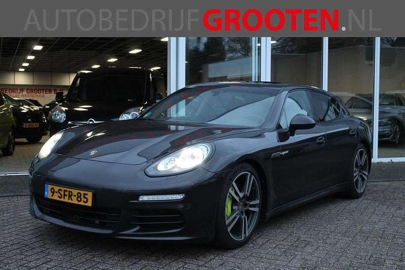 Grijs Gebruikt 2013 Porsche Panamera Hatchback | € 26.888 (Eerlijke prijs) - Afbeelding 1/4
