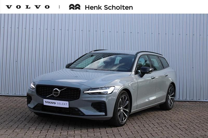Grijs Gebruikt 2025 Volvo V60 Plus Stationwagen | € 50.445 (Eerlijke prijs) - Afbeelding 1/4
