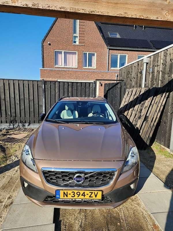 Occasion Volvo V40 CC Momentum 254 PK (186 kW) 2013 Stationwagen