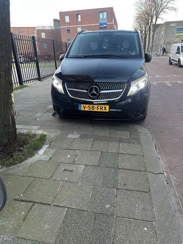 Gebruikt 2015 Mercedes Vito MPV | € 23.000 - Afbeelding 1/4