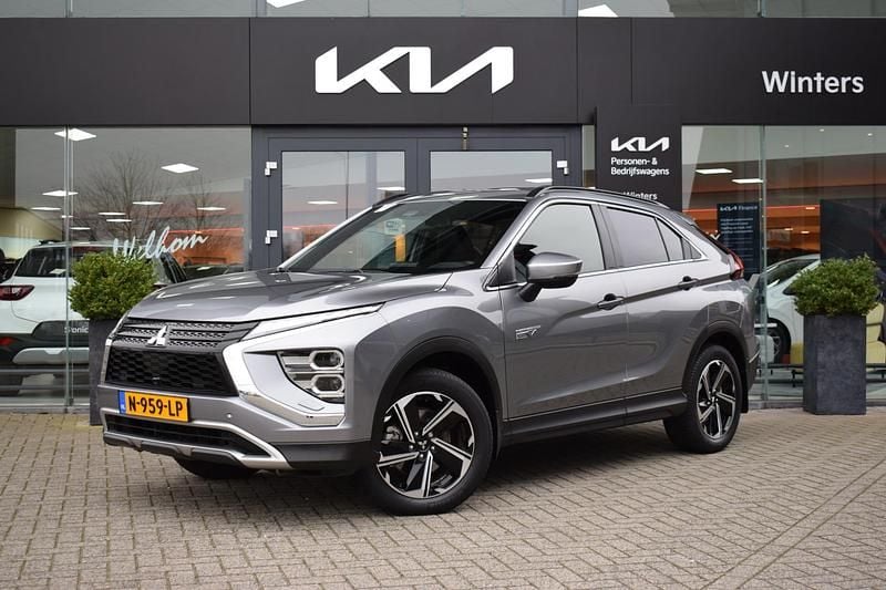 Grijs metallic Gebruikt 2021 Mitsubishi Eclipse Cross Intense+ SUV | € 24.445 (Eerlijke prijs) - Afbeelding 1/4