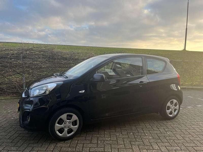 Zwart Gebruikt 2013 Kia Picanto Hatchback | € 2.650 (Goede deal) - Afbeelding 1/4