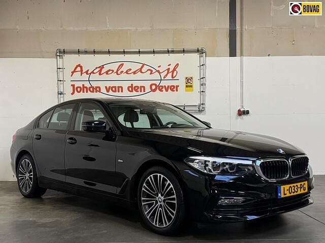 Zwart Gebruikt 2018 BMW 520 Executive Sedan | € 28.950 (Eerlijke prijs) - Afbeelding 1/4