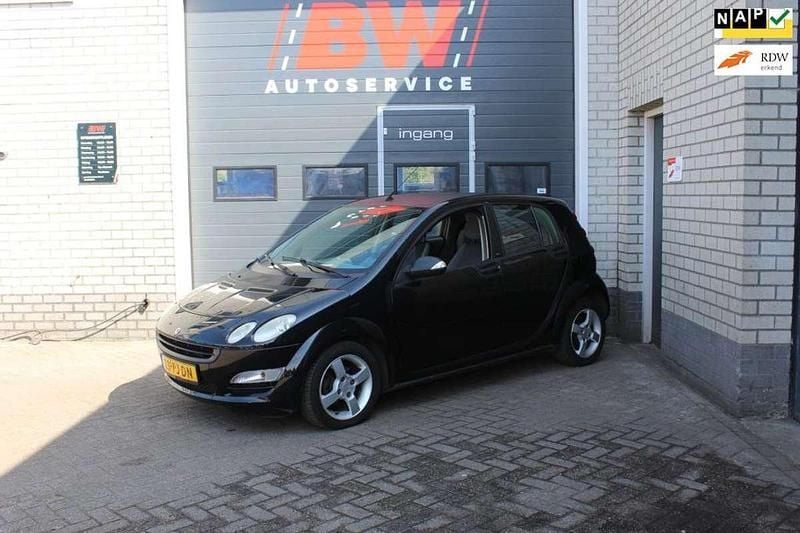 Zwart Gebruikt 2004 Smart ForFour Hatchback | € 1.250 (Eerlijke prijs) - Afbeelding 1/4