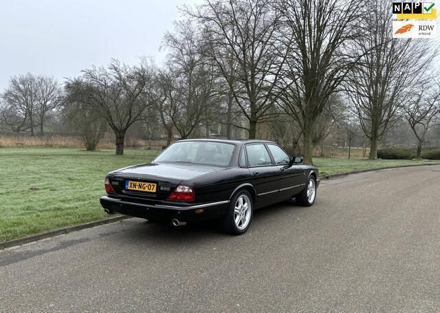 Zwart Gebruikt 1999 Jaguar XJ Classic Sedan | € 14.745 - Afbeelding 1/4