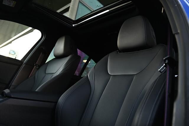 Occasion BMW 330 Comfort Edition 245 PK (180 kW) 2025 Blauw Sedan