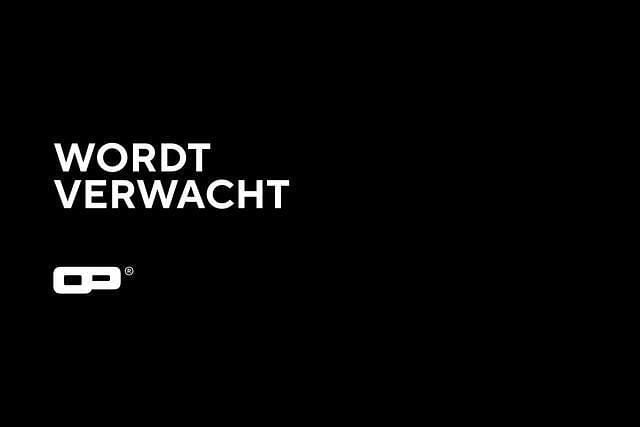 Zwart (metallic) Occasion 2023 VW Touareg R SUV | € 62.900 (Goede deal) - Afbeelding 1/2