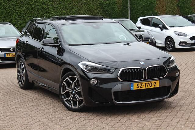 Zwart Gebruikt 2018 BMW X2 Executive SUV | € 22.999 (Eerlijke prijs) - Afbeelding 1/4