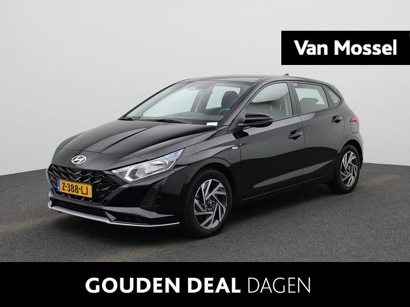 Zwart Gebruikt 2024 Hyundai i20 Comfort Hatchback | € 18.940 (Eerlijke prijs) - Afbeelding 1/4