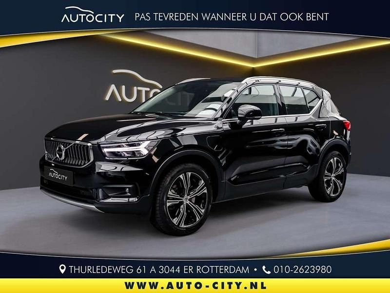 Zwart Gebruikt 2021 Volvo XC40 Inscription SUV | € 27.750 (Super prijs) - Afbeelding 1/4