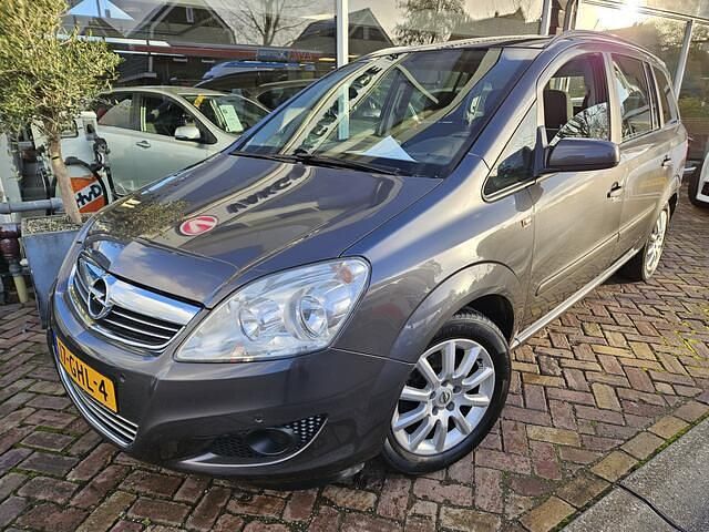 Grijs (metallic) Gebruikt 2008 Opel Zafira MPV | € 3.750 (Duur) - Afbeelding 1/4