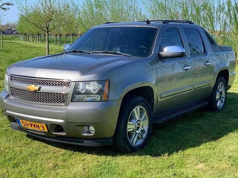 Brons Gebruikt 2009 Chevrolet Avalanche Van | € 9.500 - Afbeelding 1/4