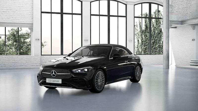 Zwart Nieuw 2025 Mercedes CLE200 AMG line Cabriolet | € 81.400 (Super prijs) - Afbeelding 1/4