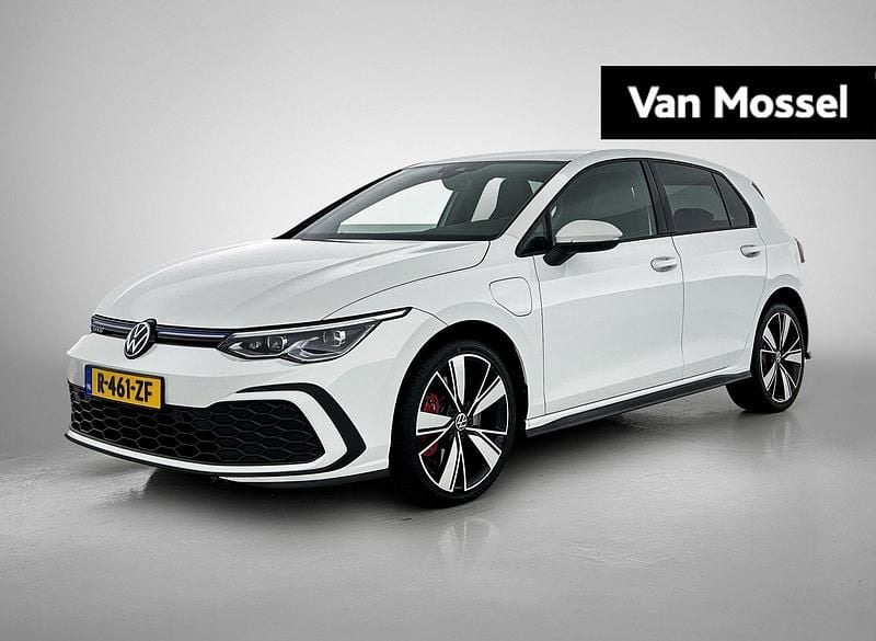 Wit Gebruikt 2023 VW Golf VIII GTE Hatchback | € 26.450 (Super prijs) - Afbeelding 1/4