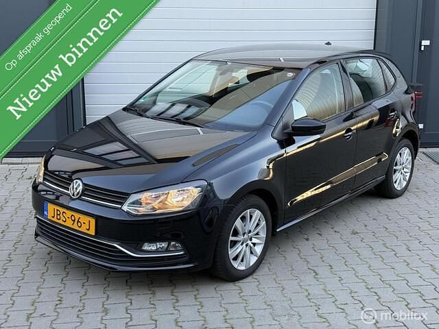 Zwart Gebruikt 2014 VW Polo Hatchback | € 7.695 (Goede deal) - Afbeelding 1/4
