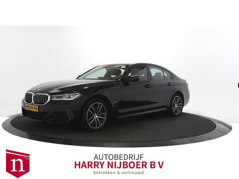 Zwart Occasion 2021 BMW 520 Sedan | € 34.900 (Eerlijke prijs) - Afbeelding 1/4