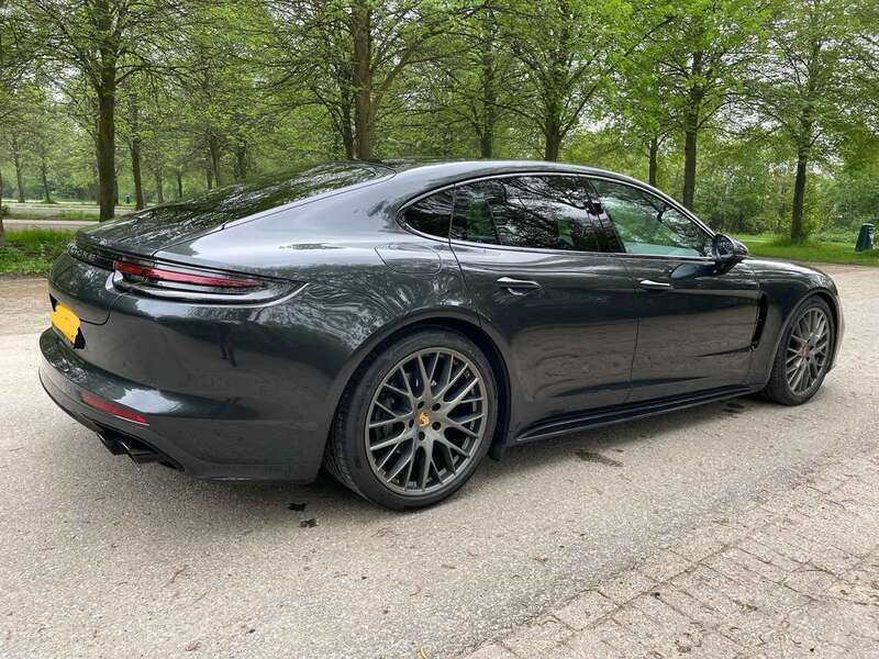 Grijs Gebruikt 2017 Porsche Panamera Sedan | € 65.950 (Iets duurder) - Afbeelding 1/4
