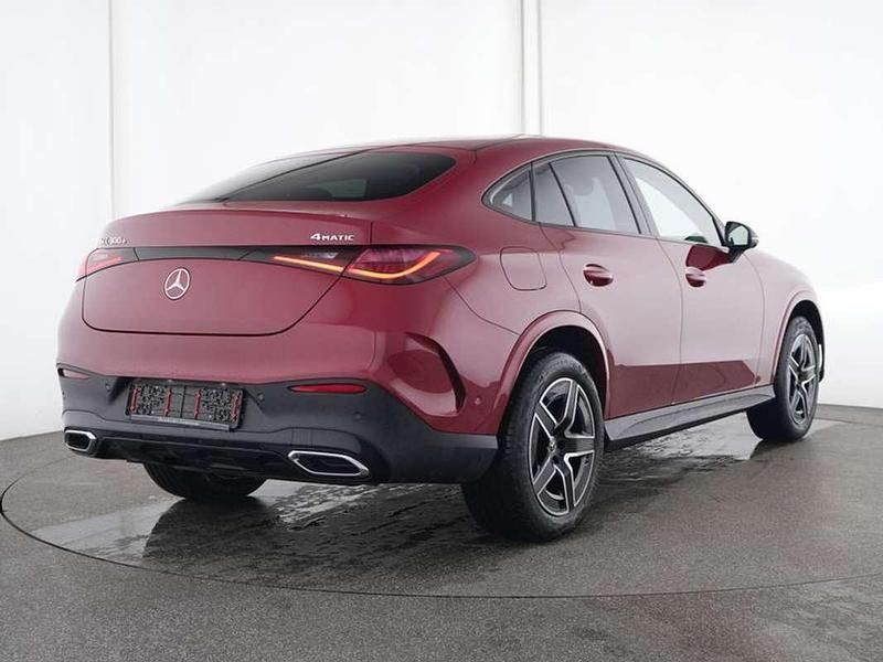 Occasion Mercedes GLC300e AMG 313 PK (230 kW) 2025 Donker 993  manufaktur patagoniërood bright metallic Coupé